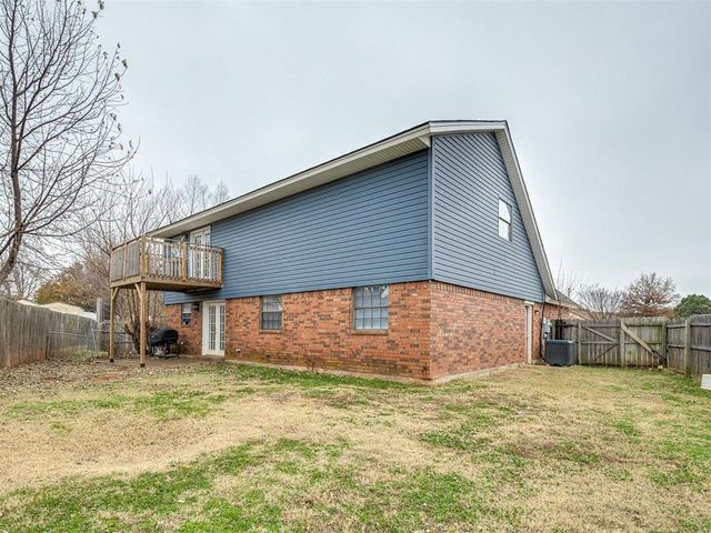 2101 NE 11th Street, Moore, OK 73160