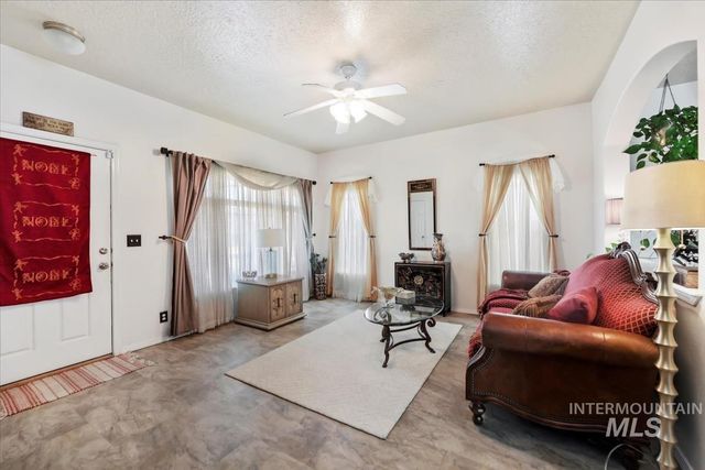 5209 Wallace Way, Caldwell, ID 83605