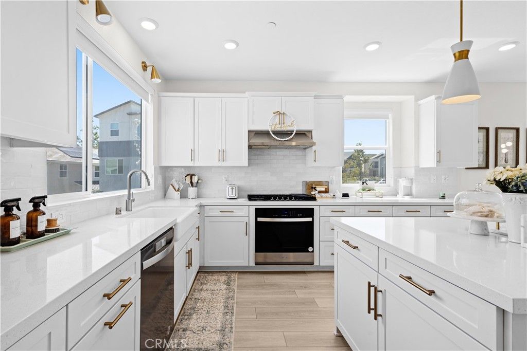 27553 Sanctuary Court, Valencia, CA 91355