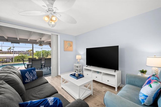 3014 SE 17th Avenue, Cape Coral, FL 33904