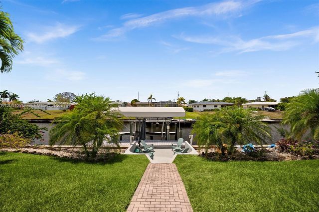 3014 SE 17th Avenue, Cape Coral, FL 33904
