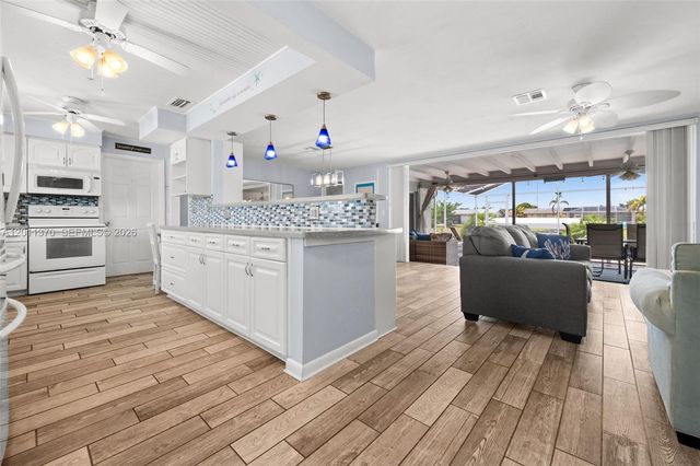 3014 SE 17th Avenue, Cape Coral, FL 33904
