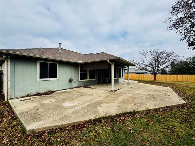 104 Silk Tree LN, Round Rock, TX 78664