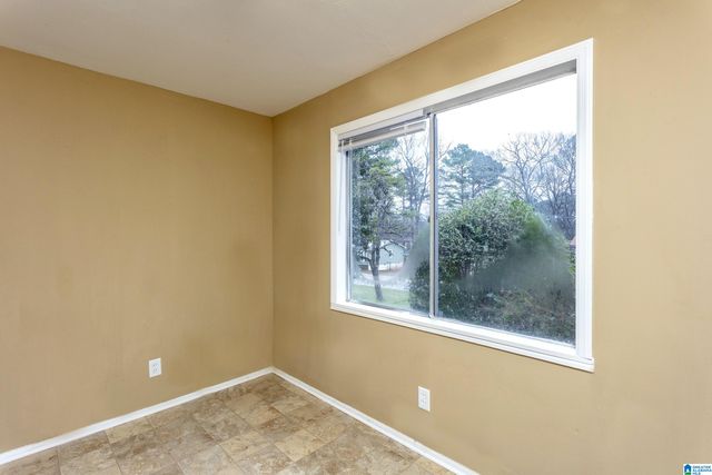 1032 26TH AVENUE N, Hueytown, AL 35023