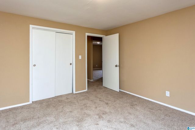 1032 26TH AVENUE N, Hueytown, AL 35023