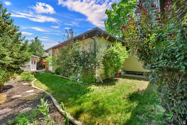 1433 E ESTRELLITA DR, Sandy, UT 84093