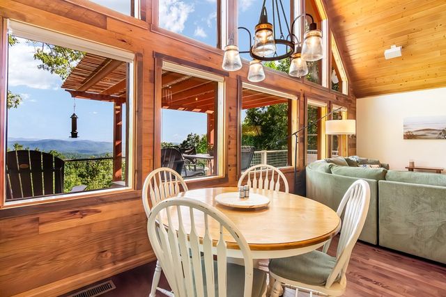 111 Trophy Buck Point, Murphy, NC 28906