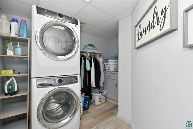 902 8th St, Superior, WI 54880