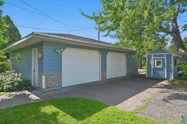 902 8th St, Superior, WI 54880