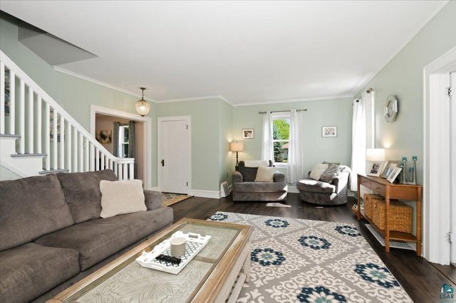 902 8th St, Superior, WI 54880