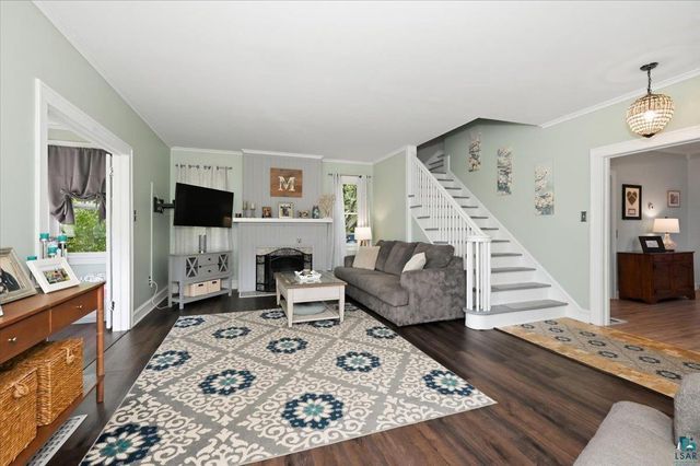 902 8th St, Superior, WI 54880