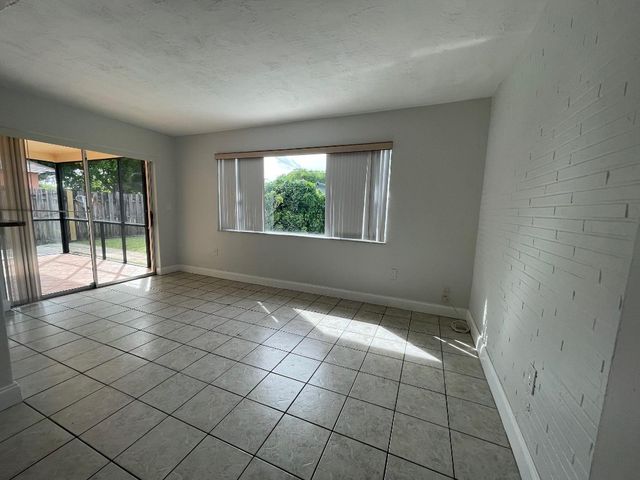 8510 Sunset Strip, Sunrise, FL 33322