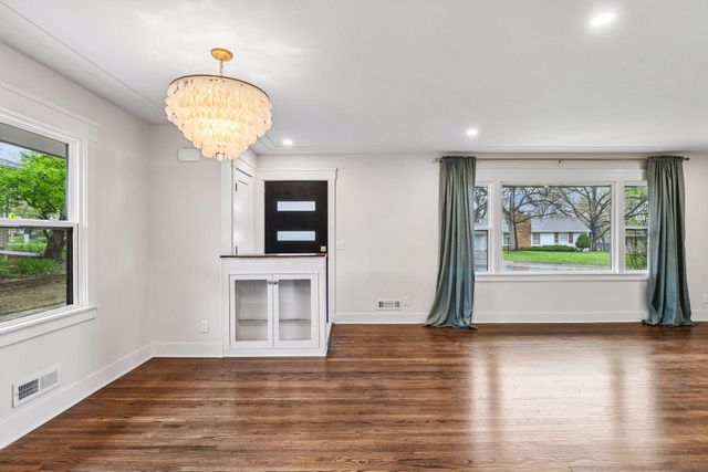 4625 Valley View Road, Edina, MN 55424