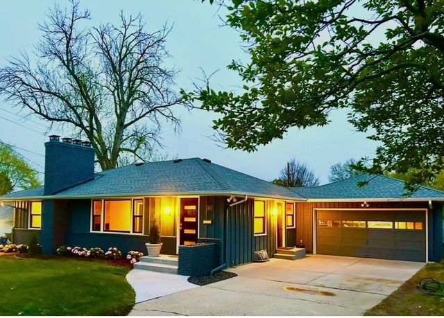 4625 Valley View Road, Edina, MN 55424