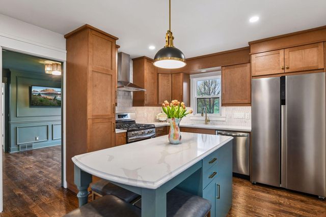 4625 Valley View Road, Edina, MN 55424