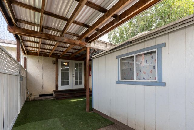 925 W J St, Los Banos, CA 93635