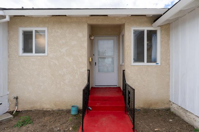 925 W J St, Los Banos, CA 93635