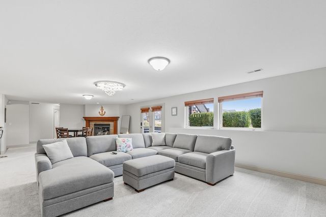 2224 N Rough Creek Rd, Derby, KS 67037