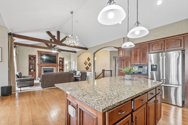 2224 N Rough Creek Rd, Derby, KS 67037