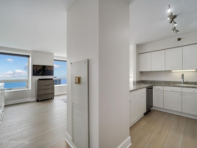 512 N MCCLURG Court 5002, Chicago, IL 60611