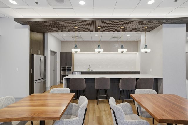 512 N MCCLURG Court 5002, Chicago, IL 60611