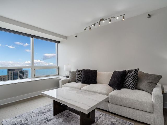 512 N MCCLURG Court 5002, Chicago, IL 60611