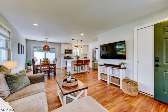 14 Adamsville Rd, Bridgewater Twp., NJ 08807