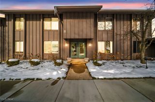 7465 Millrace Lane 103, Sagamore Hills, OH 44067