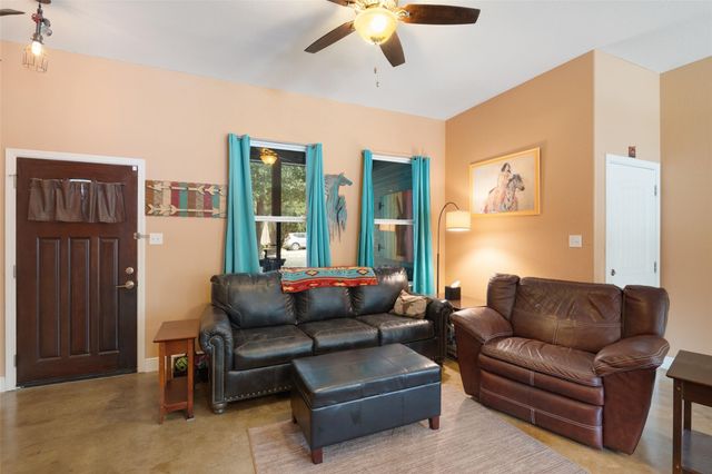 148 Puu Waa Waa LN, Bastrop, TX 78602
