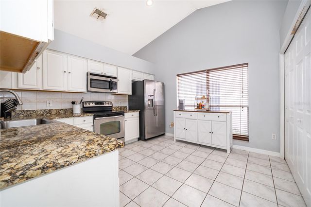 560 PLEASANT GROVE DRIVE, Winter Springs, FL 32708