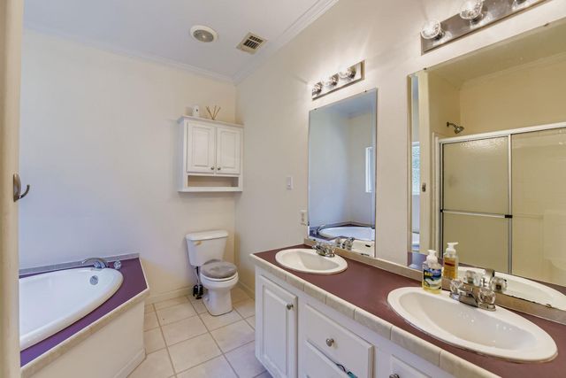 260 Dickerson LN, Elgin, TX 78621