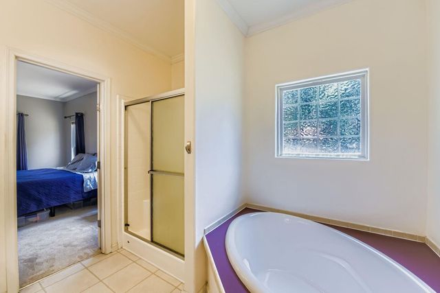260 Dickerson LN, Elgin, TX 78621