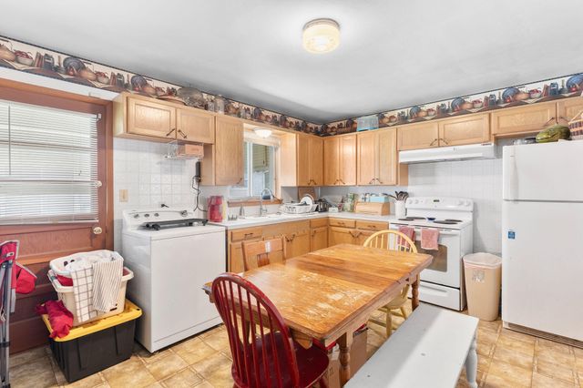 2129 N Douglas Avenue, Springfield, MO 65803