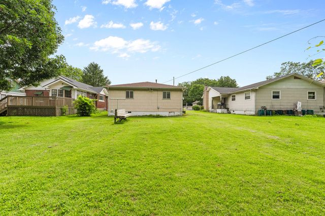 2129 N Douglas Avenue, Springfield, MO 65803