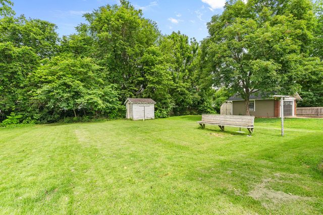 2129 N Douglas Avenue, Springfield, MO 65803