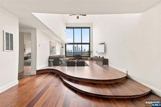 518-536 Gregory Avenue A208, Weehawken, NJ 07086