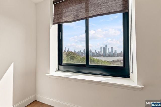 518-536 Gregory Avenue A208, Weehawken, NJ 07086