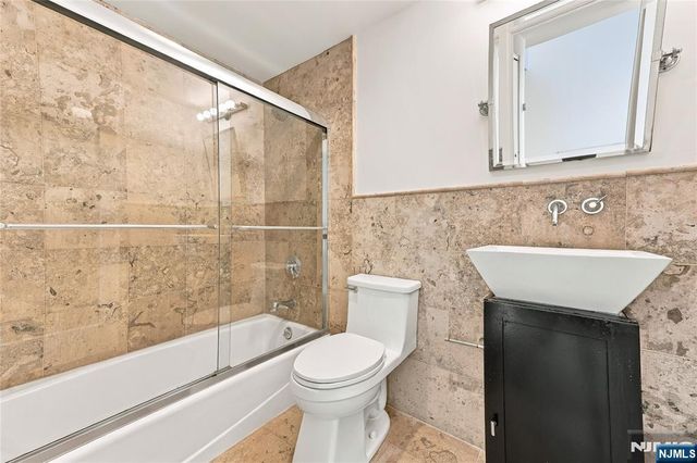 518-536 Gregory Avenue A208, Weehawken, NJ 07086