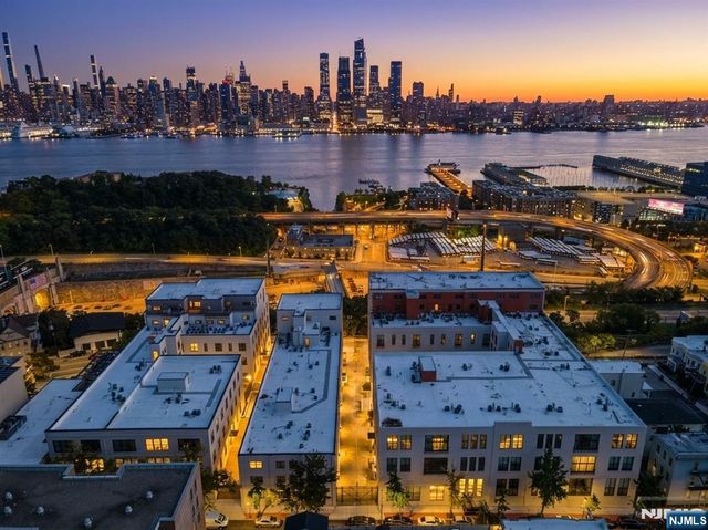 518-536 Gregory Avenue A208, Weehawken, NJ 07086