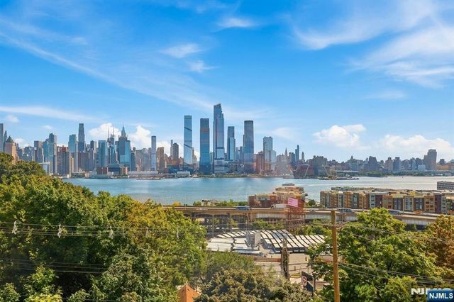518-536 Gregory Avenue A208, Weehawken, NJ 07086