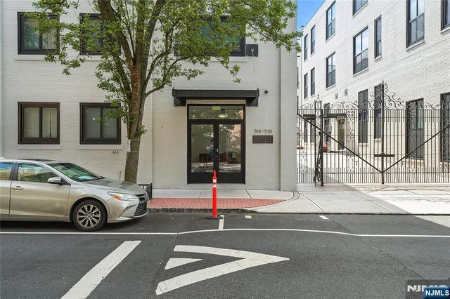 518-536 Gregory Avenue A208, Weehawken, NJ 07086