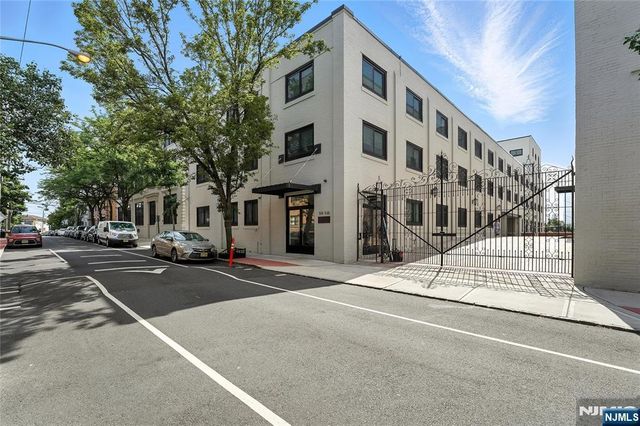 518-536 Gregory Avenue A208, Weehawken, NJ 07086
