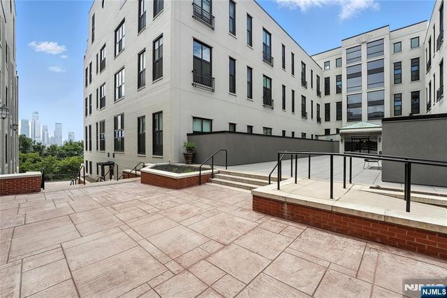 518-536 Gregory Avenue A208, Weehawken, NJ 07086
