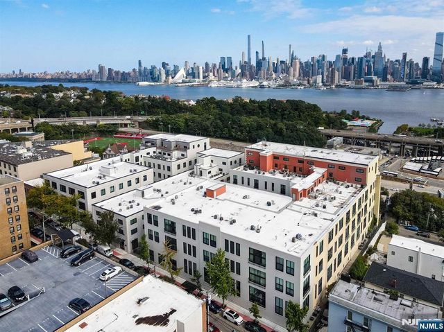 518-536 Gregory Avenue A208, Weehawken, NJ 07086