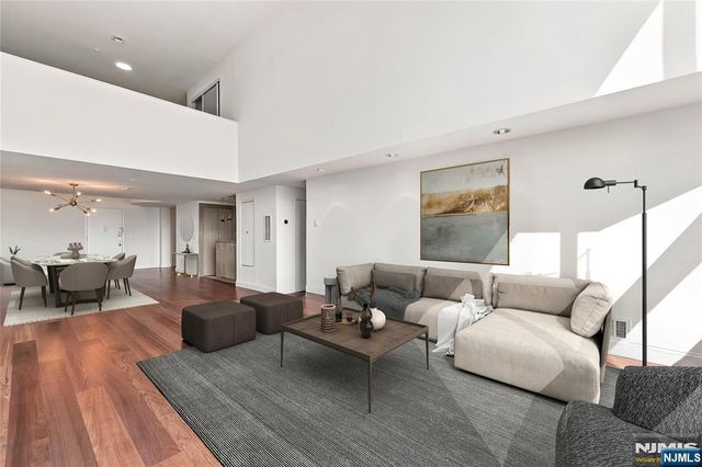 518-536 Gregory Avenue A208, Weehawken, NJ 07086