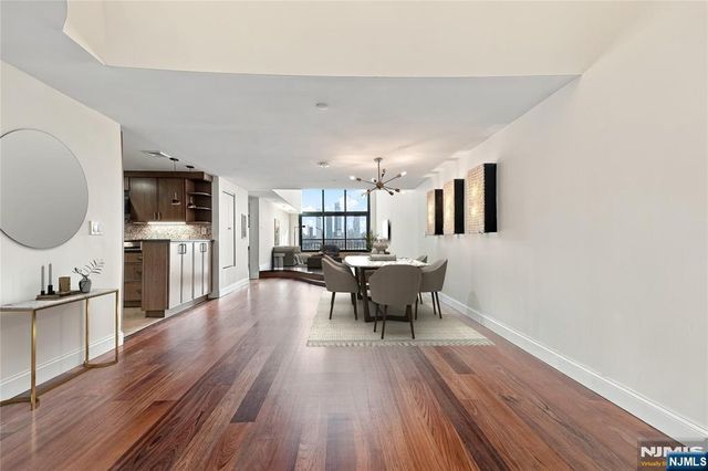 518-536 Gregory Avenue A208, Weehawken, NJ 07086