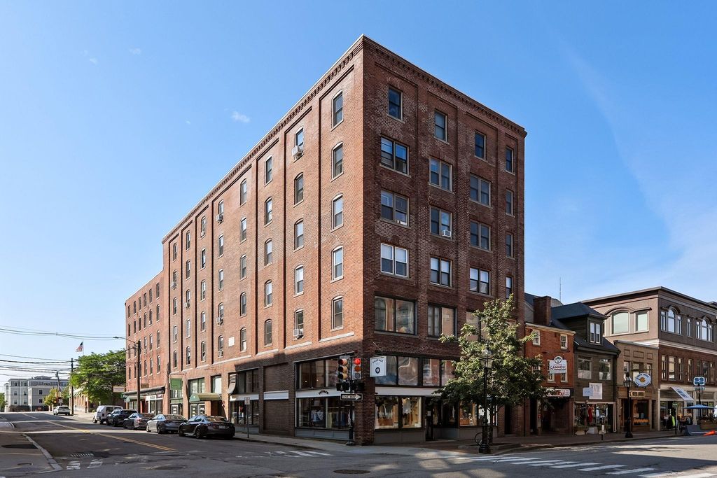 90 Fleet St Apt 4-5, Portsmouth, NH 03801