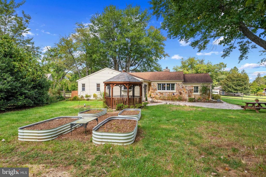 3405 WALNUT DR, Ellicott City, MD 21043