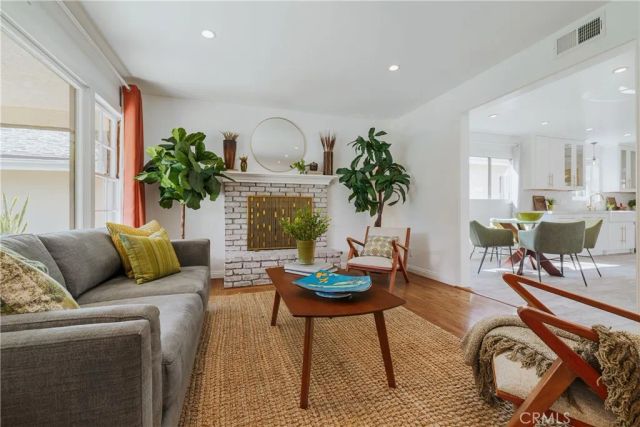 3550 La Crescenta Avenue, Glendale, CA 91208