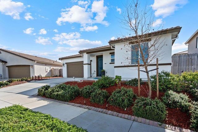 2111 Rosewood Drive, Hollister, CA 95023